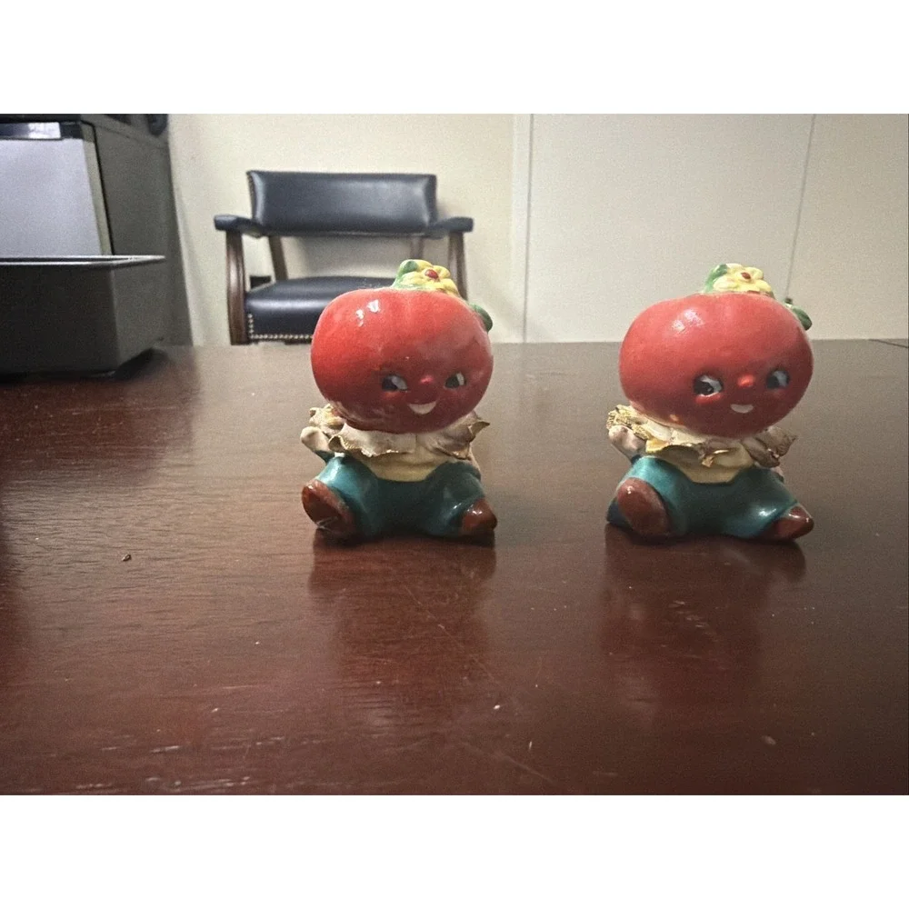 Vintage Anthropomorphic Ceramic Tomato Pixie Elves Salt Pepper Shakers Japan